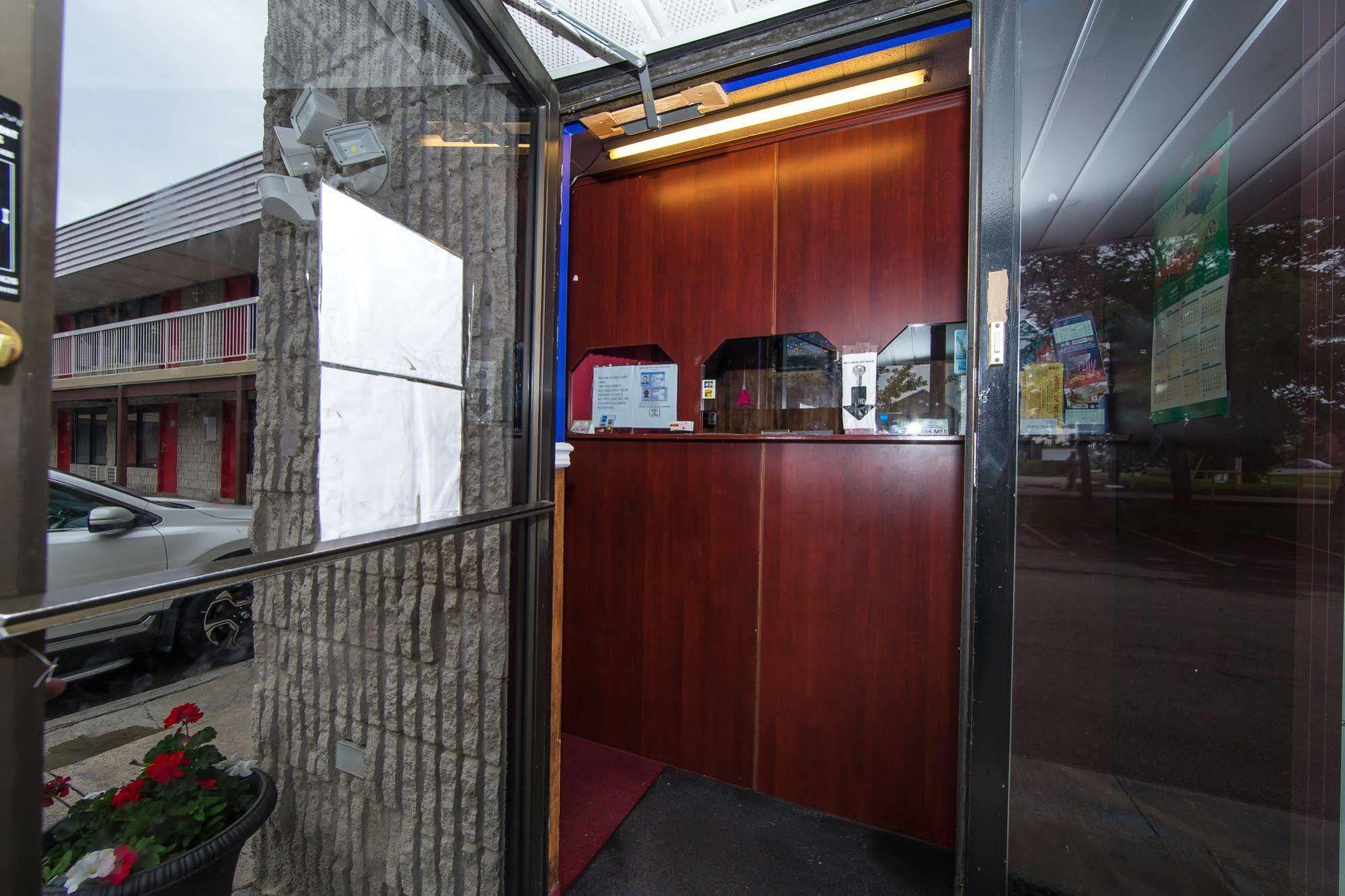 New Plaza Motel Toronto Eksteriør bilde