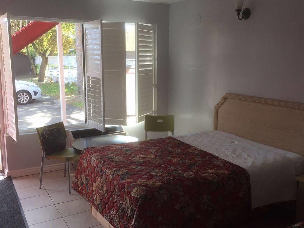 New Plaza Motel Toronto Eksteriør bilde